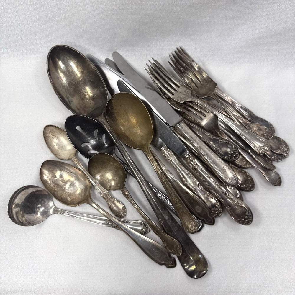 Lot Of 29 Pcs Assorted  Silverware  Sizes Random Vintage Flatware